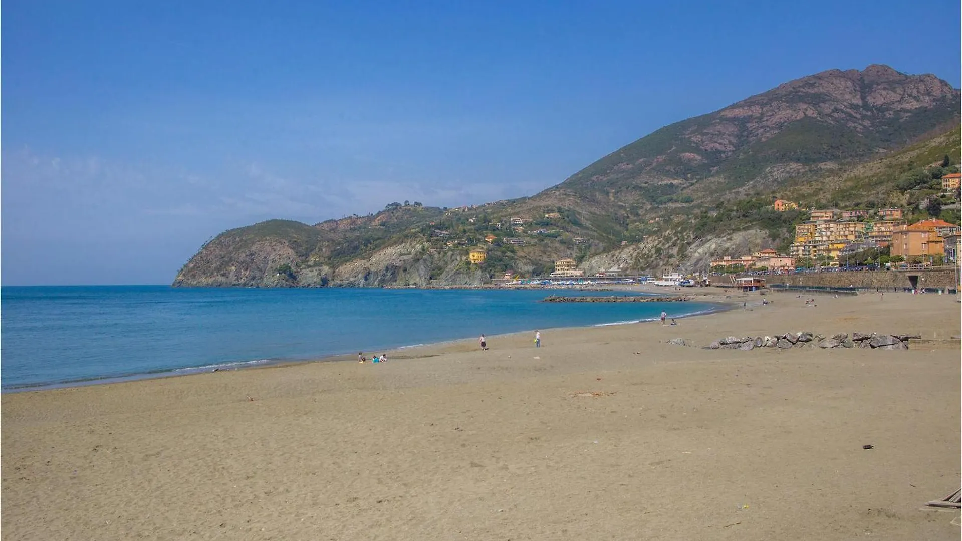 Gorgeous Apartment In Levanto With Kitchen Italy